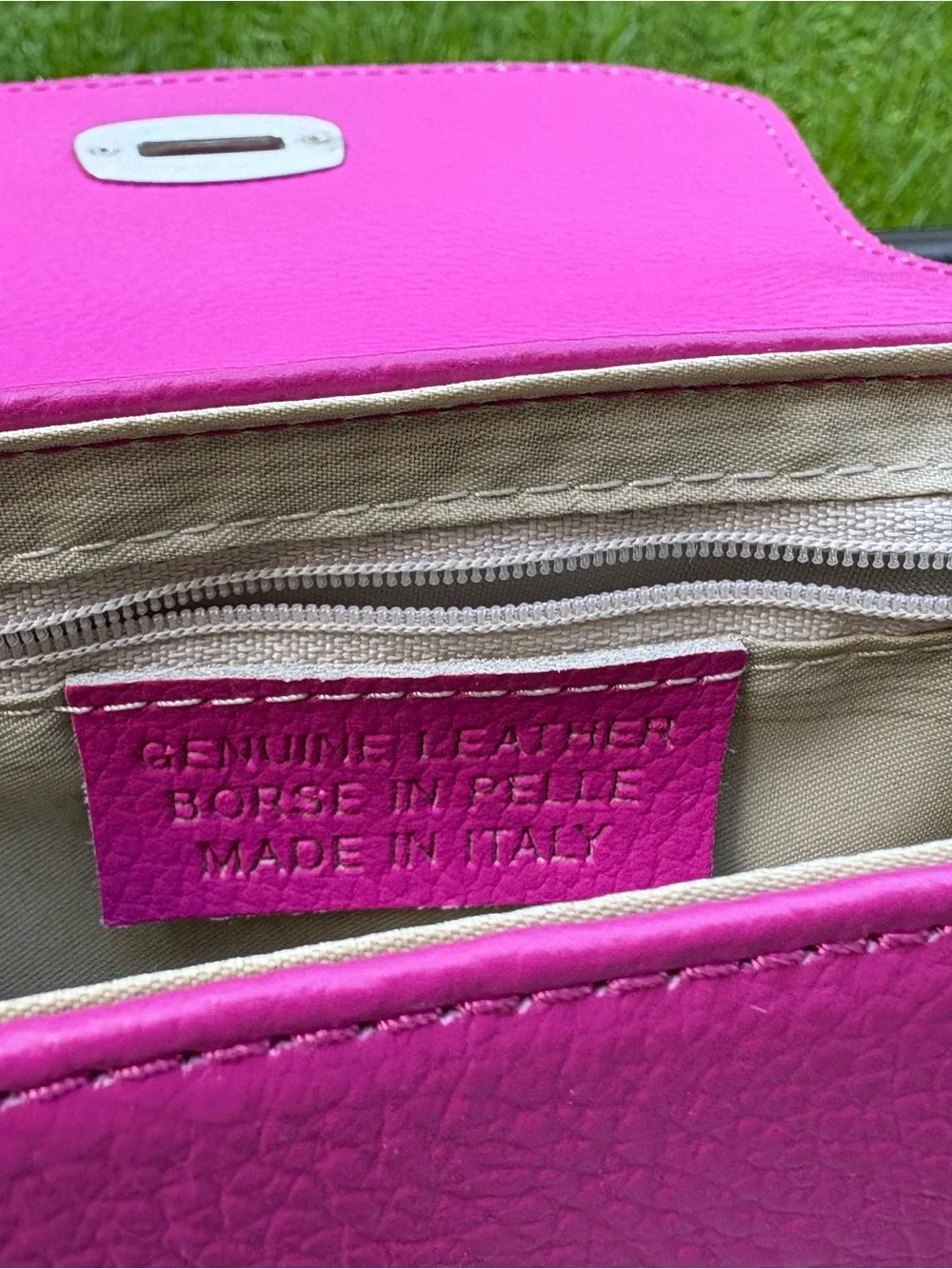 Vibrant classy fuschia Top-Handle pebbled Leather satchel from Italy - Picture 8 of 8